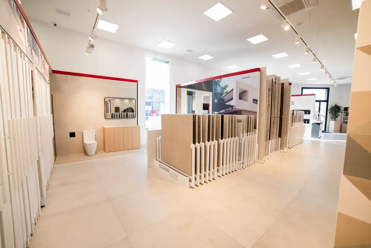 Plano arquitectónico principal del showroom